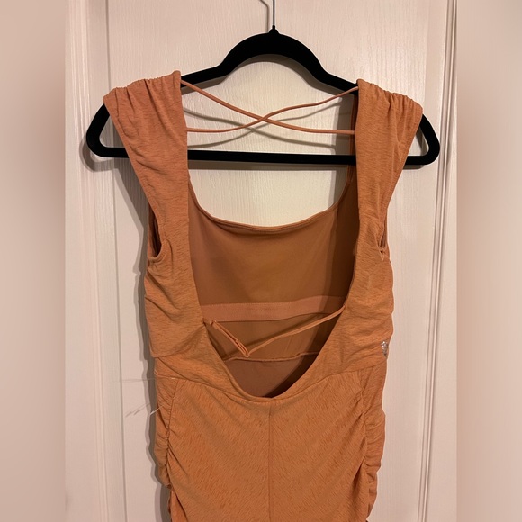 Free People Movement Peach Flare Leg Rouched Onesie Medium - Picture 6 of 8